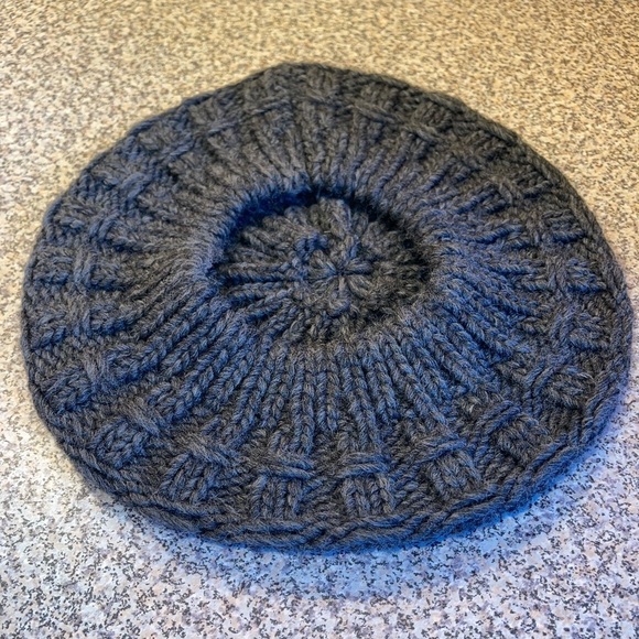 NWT Babo Women’s Wool Kit Gray Beret Hat Italy Woven Warm Winter Stlye OS - Picture 5 of 6